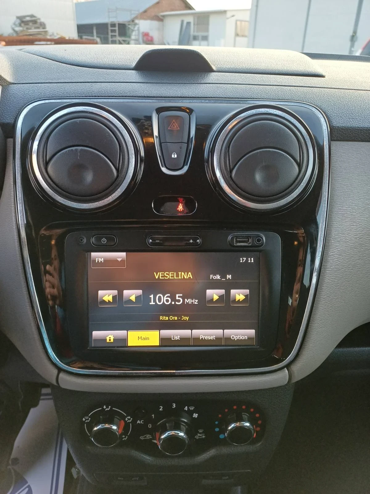 Dacia Lodgy 1.6 = 83�� = ��� = ���������� | Mobile.bg � ����������� 15