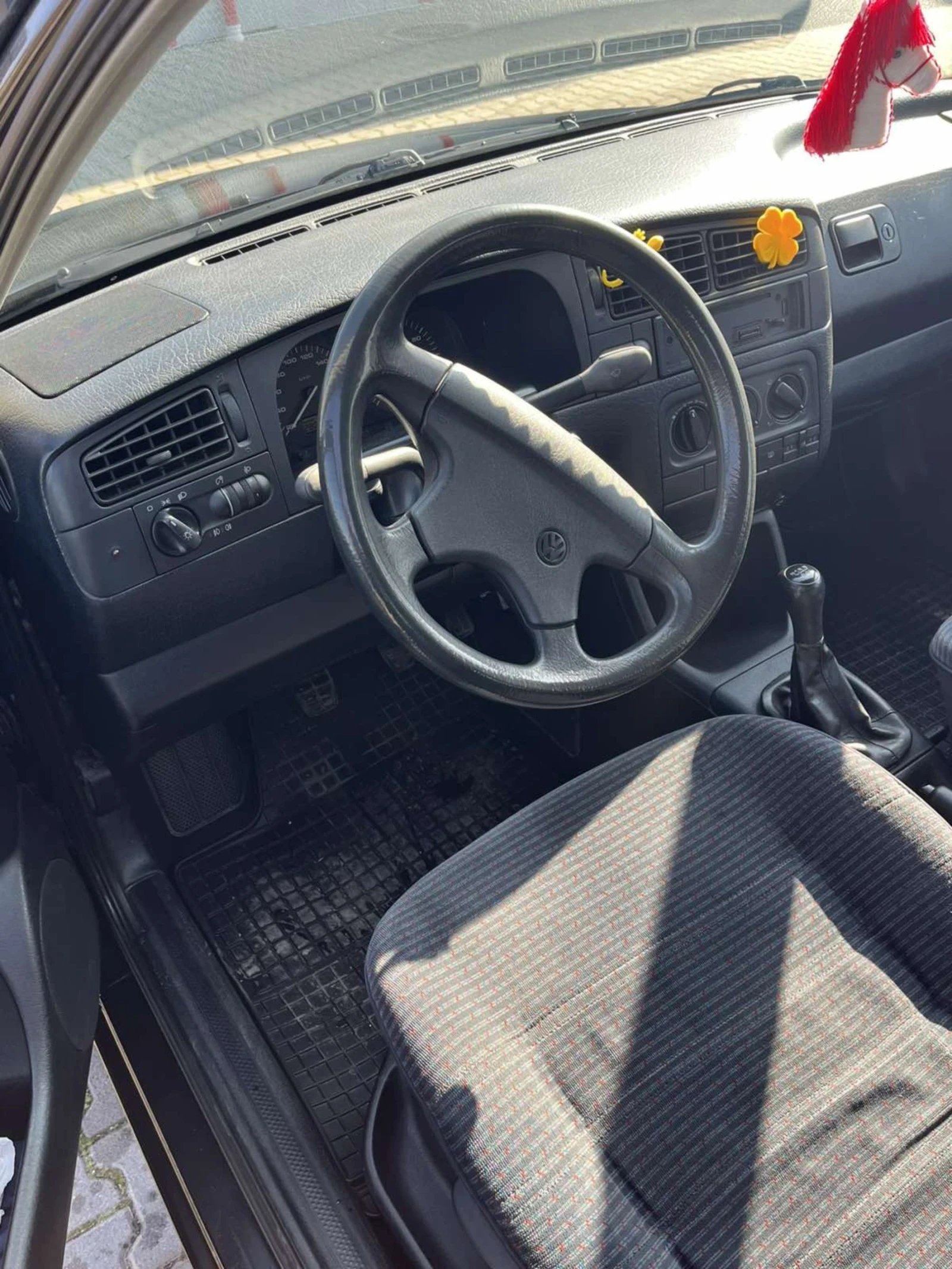 VW Golf 1.6 Газ/Бензин, снимка 6 - Автомобили и джипове - 54165116