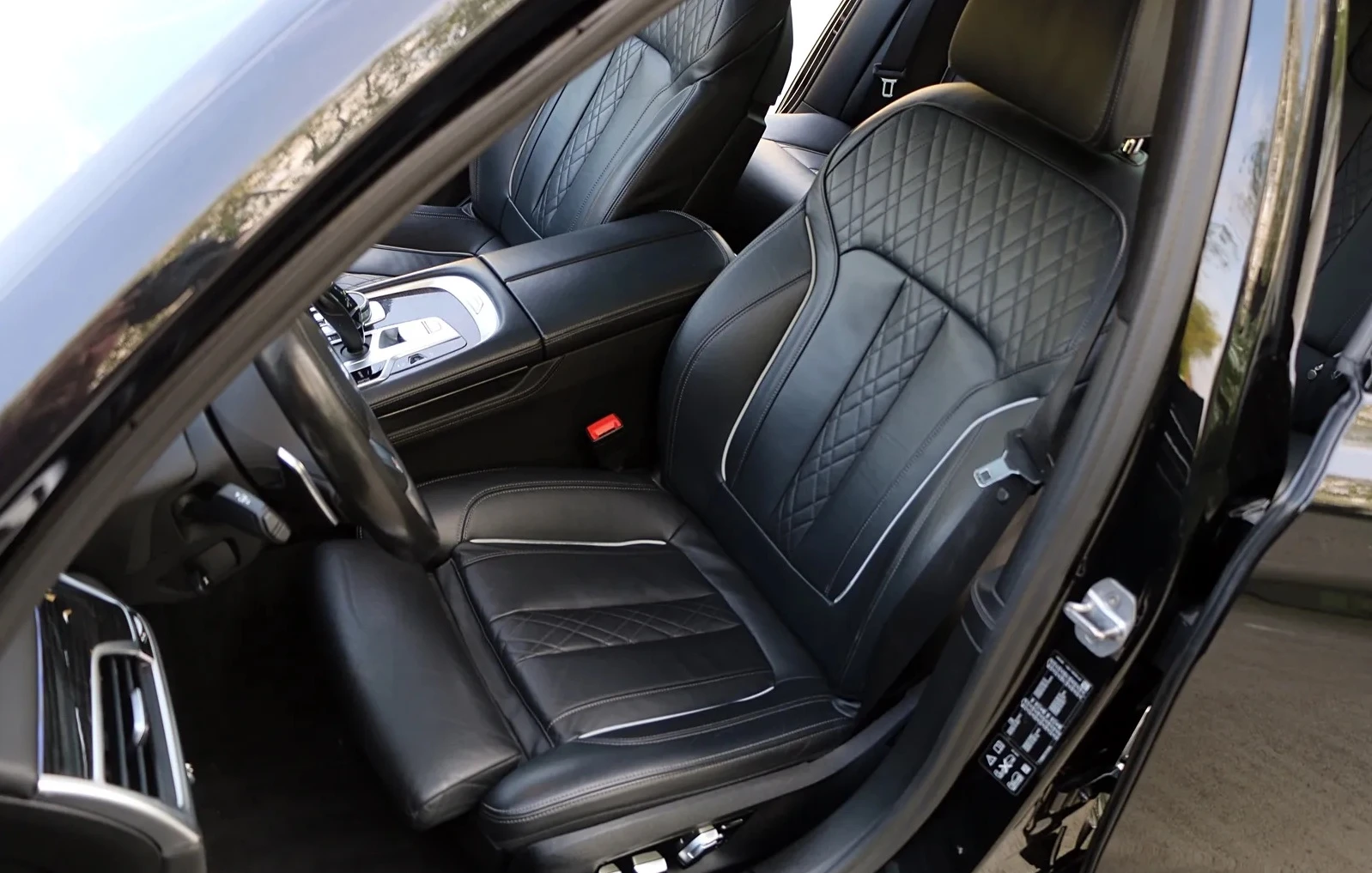 BMW 750 d xDrive M-Sport, снимка 6 - Автомобили и джипове - 54547461