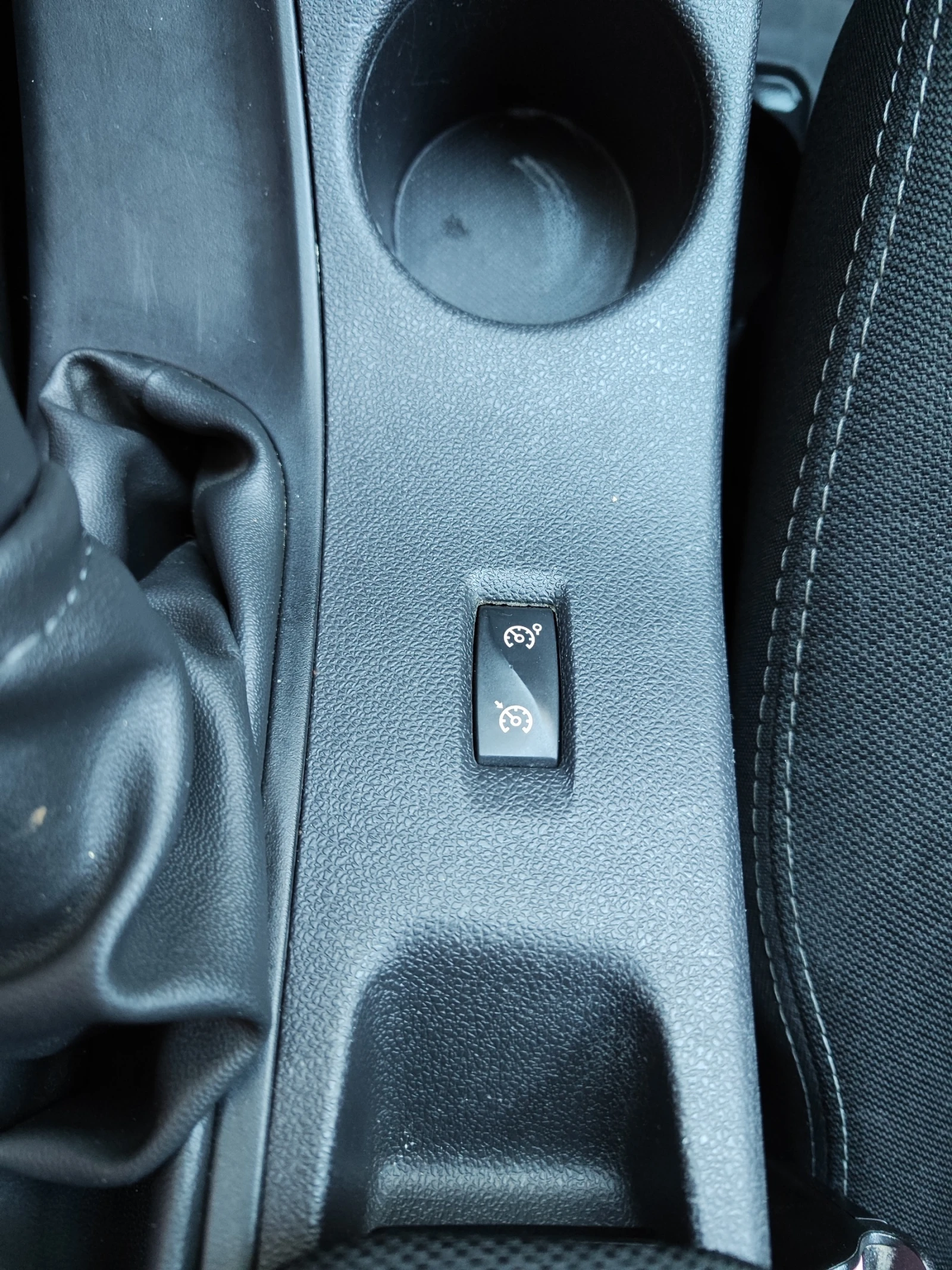Renault Megane III, 1, 5 tDi, снимка 15 - Автомобили и джипове - 54683743