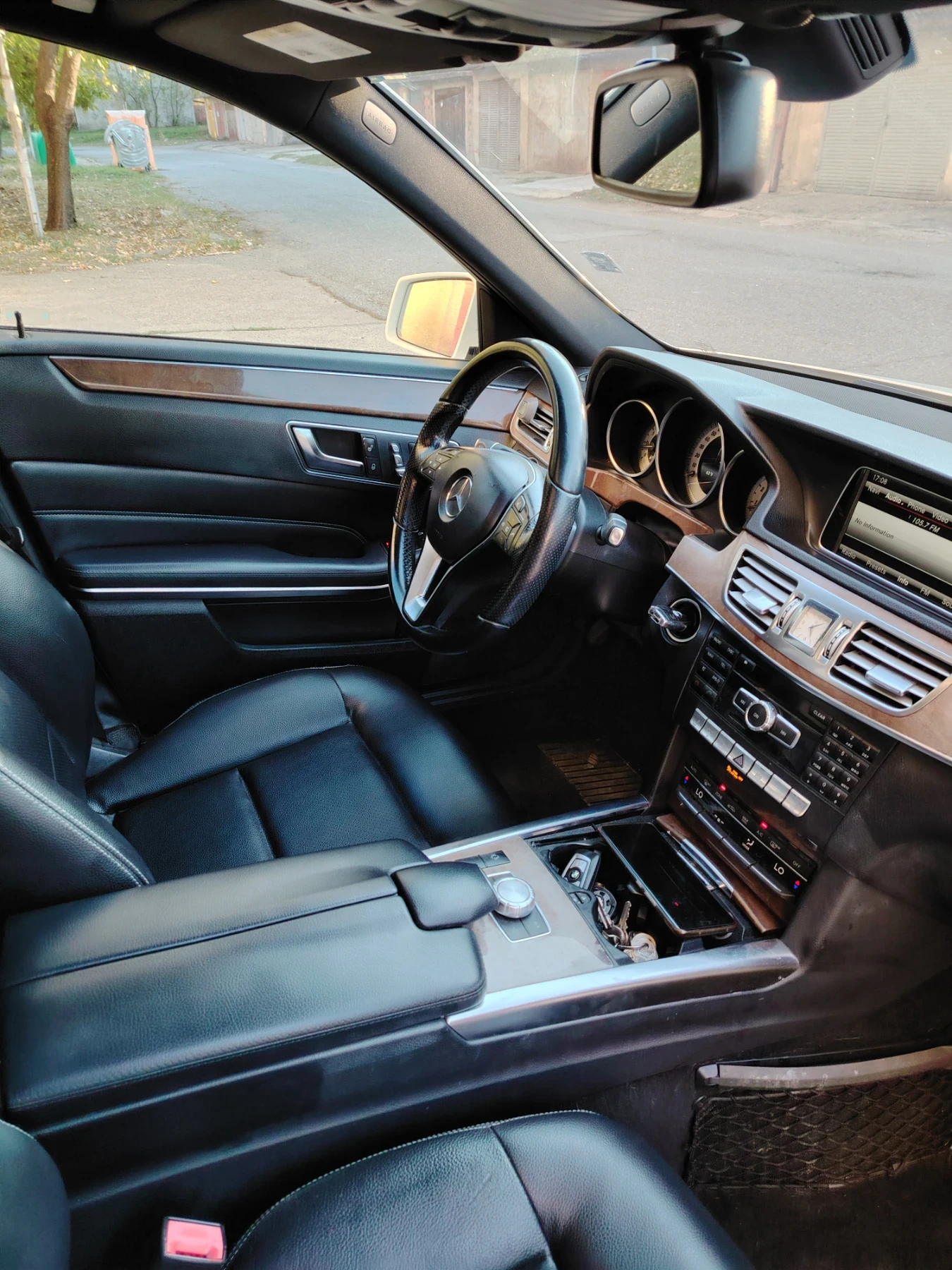 Mercedes-Benz E 350 АМГ пакет Бартер , снимка 4 - Автомобили и джипове - 54802177