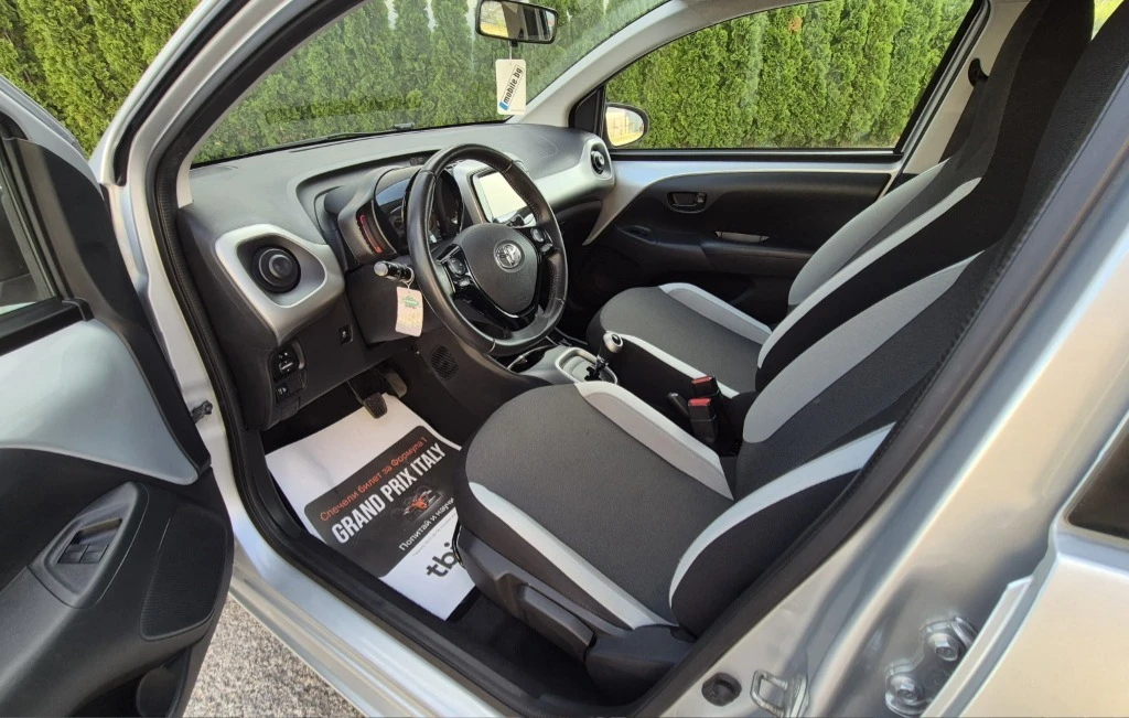 Toyota Aygo 1.0 Automatic, снимка 10 - Автомобили и джипове - 55179539