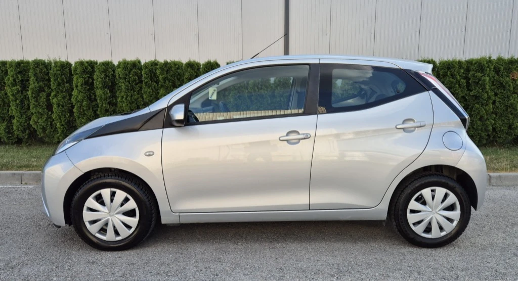 Toyota Aygo 1.0 Automatic, снимка 2 - Автомобили и джипове - 55179539