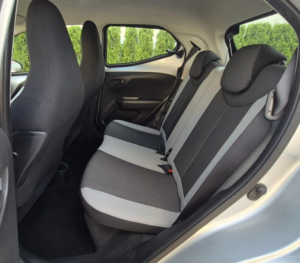 Toyota Aygo 1.0 Automatic, снимка 11 - Автомобили и джипове - 55179539