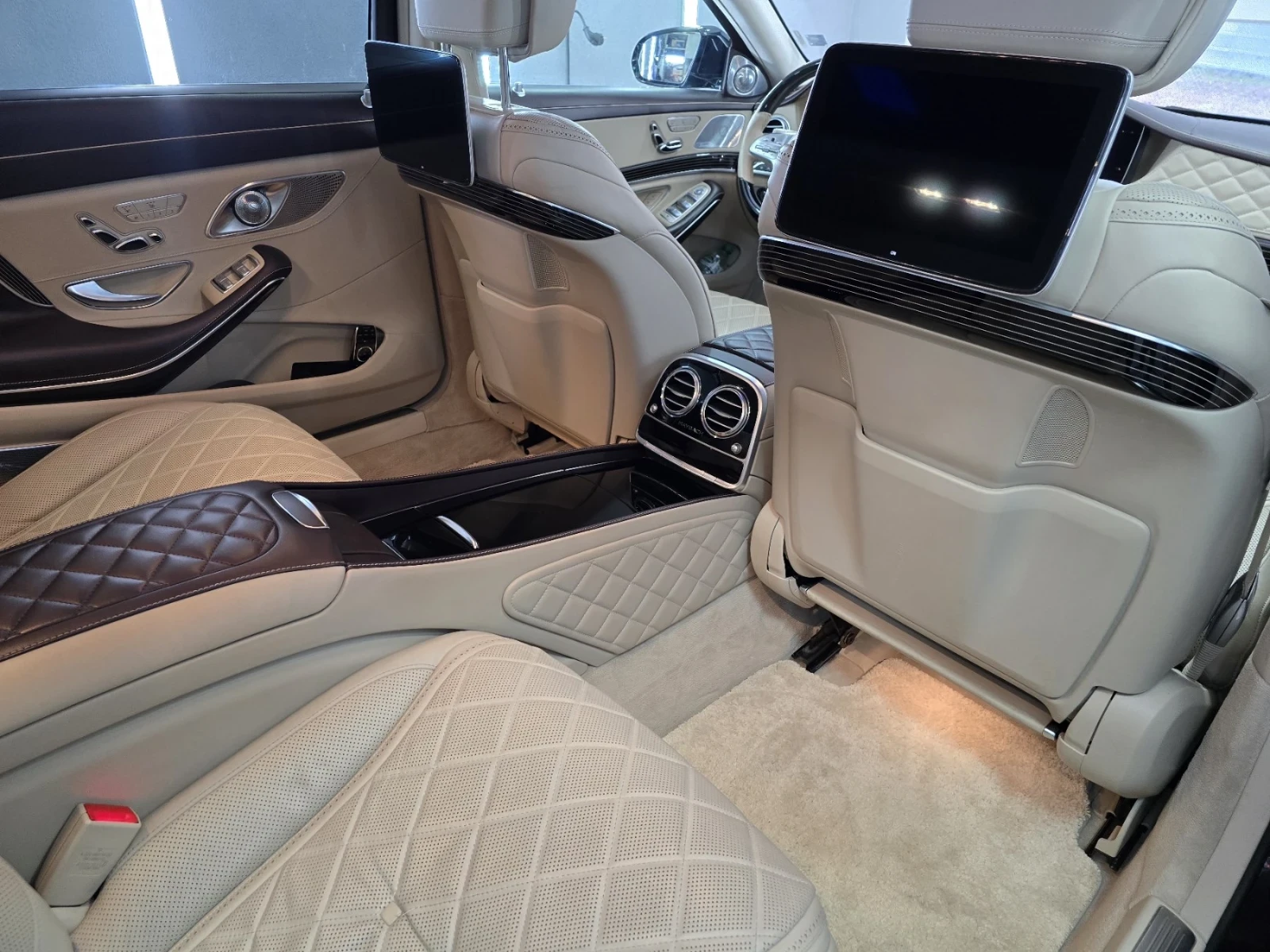 Mercedes-Benz S 560 Maybach, снимка 16 - Автомобили и джипове - 55376675