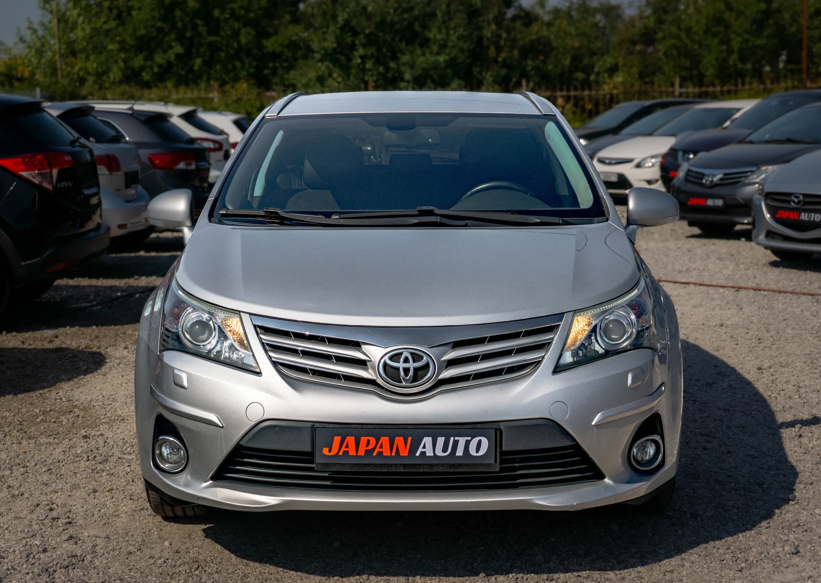 Toyota Avensis 1.8 бензин! ТОП! С ГАРАНЦИЯ , снимка 2 - Автомобили и джипове - 56017368