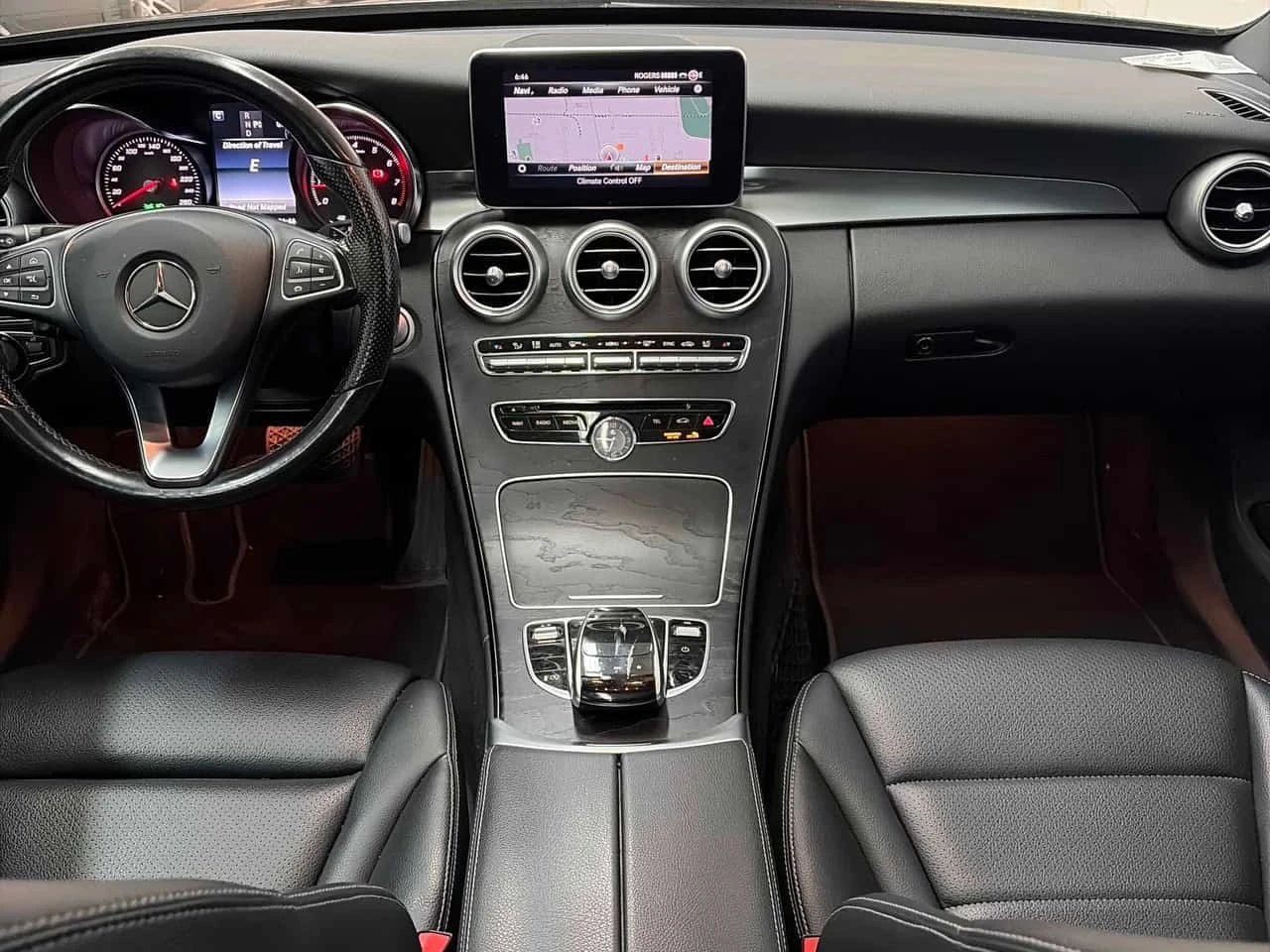 Mercedes-Benz C 300 * АВТОКРЕДИТ * ГЛАВНО ПРЕДСТАВИТЕЛСТВО, снимка 6 - Автомобили и джипове - 56192459