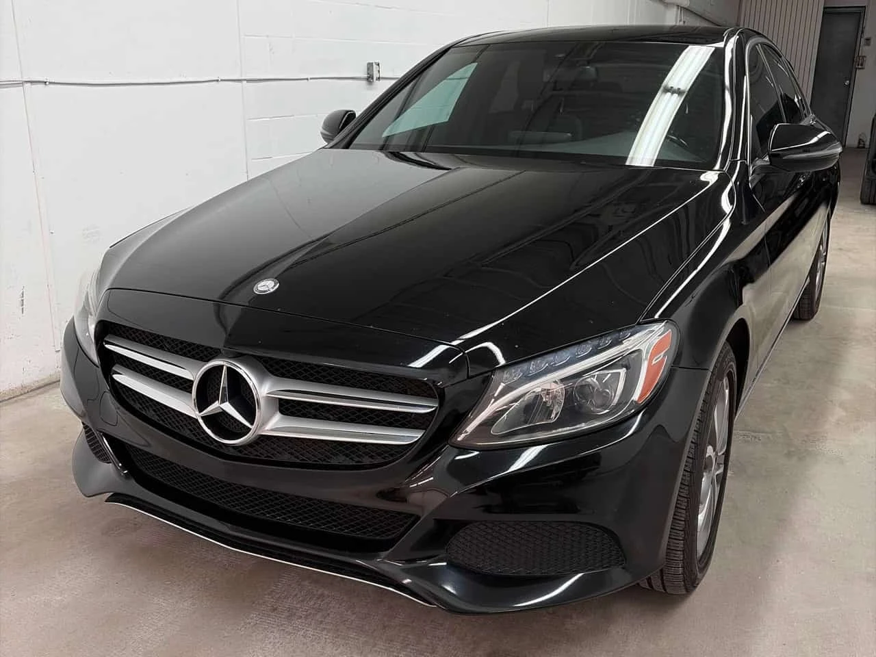 Mercedes-Benz C 300 * АВТОКРЕДИТ * ГЛАВНО ПРЕДСТАВИТЕЛСТВО