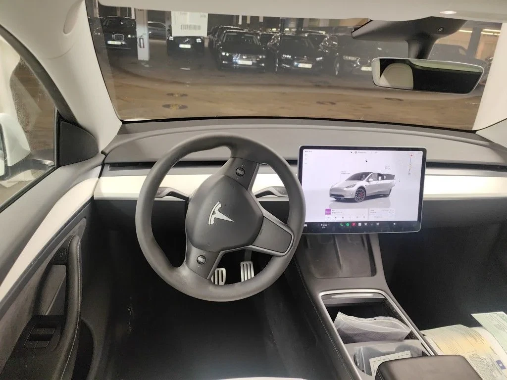 Tesla Model Y PERFORMANCE DUAL MOTOR NAVI LEATHER, снимка 9 - Автомобили и джипове - 56219973