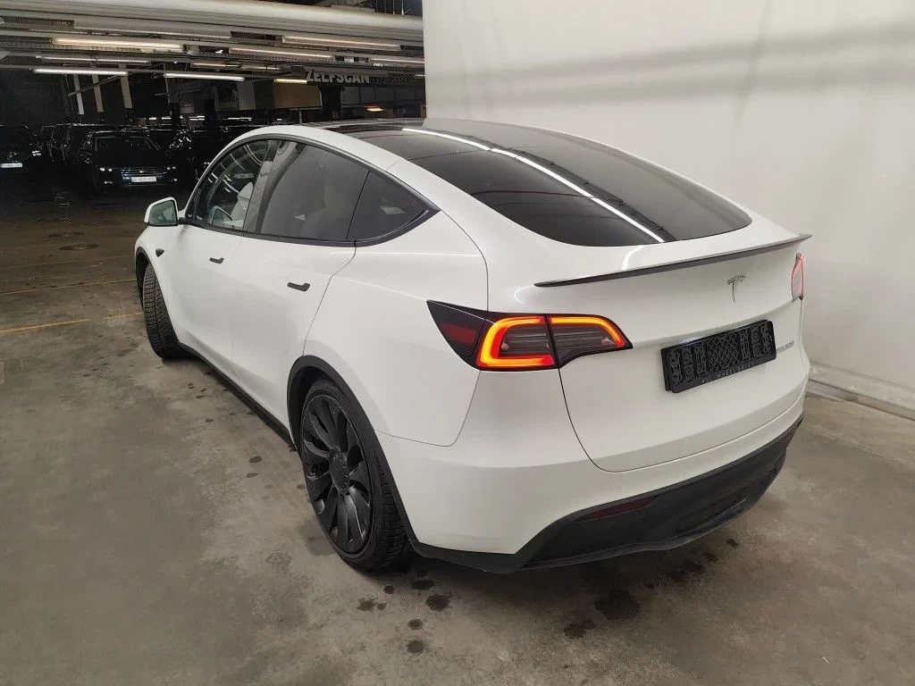 Tesla Model Y PERFORMANCE DUAL MOTOR NAVI LEATHER, снимка 6 - Автомобили и джипове - 56219973
