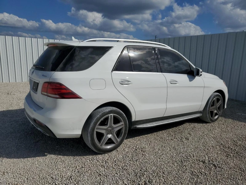 Mercedes-Benz GLE 350 4MATIC Harman/Kardon* AMG* KeylessGO* Панорама* , снимка 3 - Автомобили и джипове - 49313695