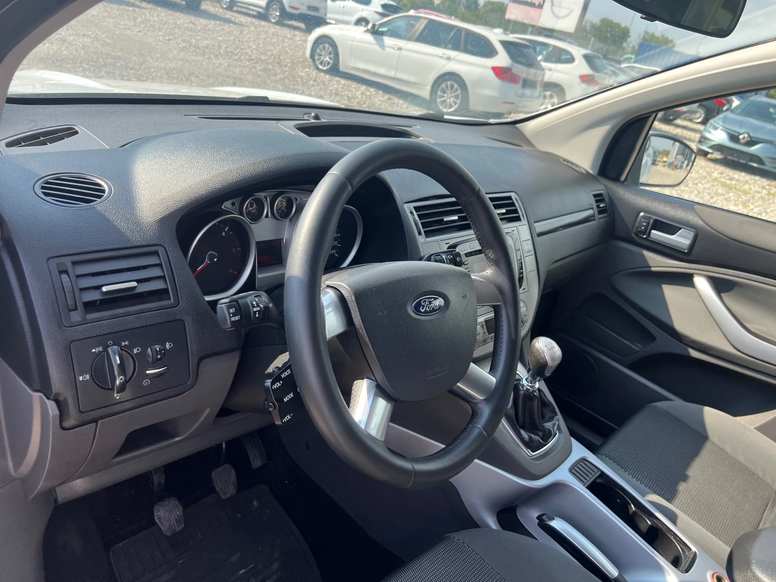Ford Kuga 2.0 TDCI TITANIUM - изображение 10