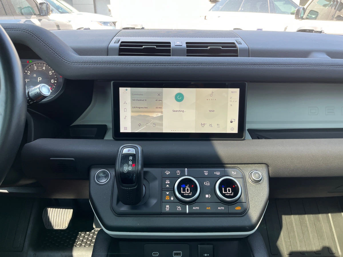 Land Rover Defender * X-Dynamic SE* * АВТОКРЕДИТ* * ЦЕНА ДО БЪЛГАРИЯ*  - изображение 8