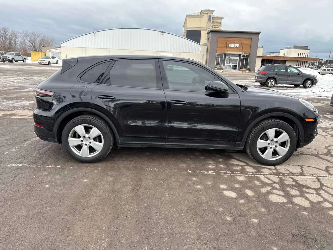 Porsche Cayenne 2020 * ПОДГРЕВ / ОБДУХВАНЕ / 360 КАМЕРА - изображение 4