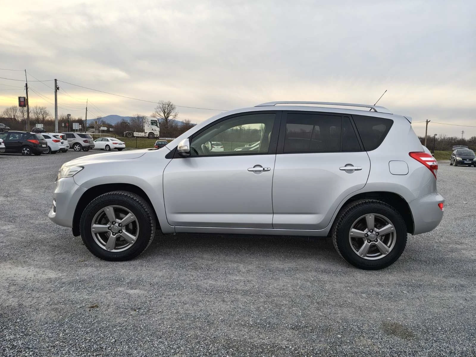 Toyota Rav4 Keyless-Canera-Limited - изображение 7