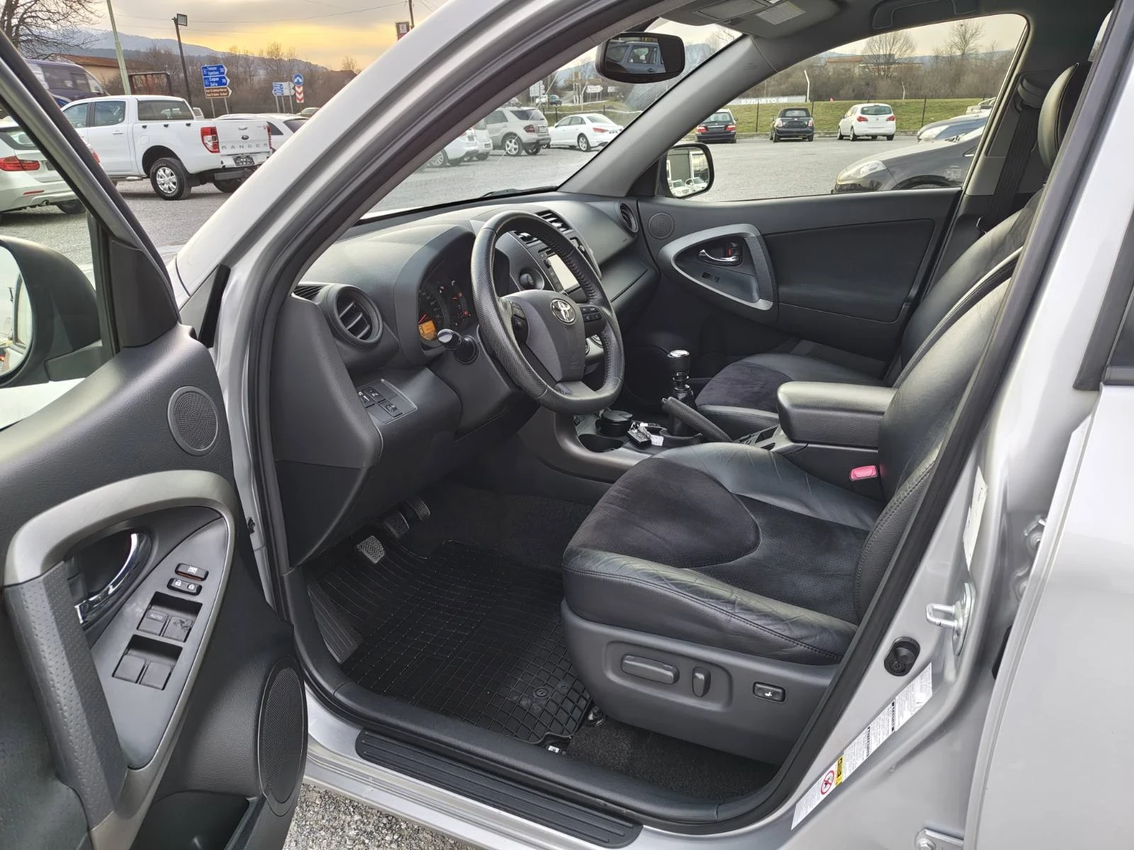 Toyota Rav4 Keyless-Canera-Limited - изображение 10