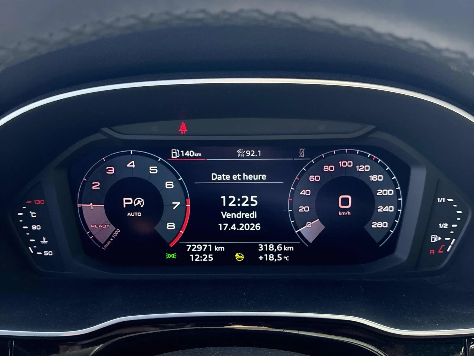 Audi Q3 Komfort * * CARFAX * * АВТО КРЕДИТ * * , снимка 10 - Автомобили и джипове - 54231794