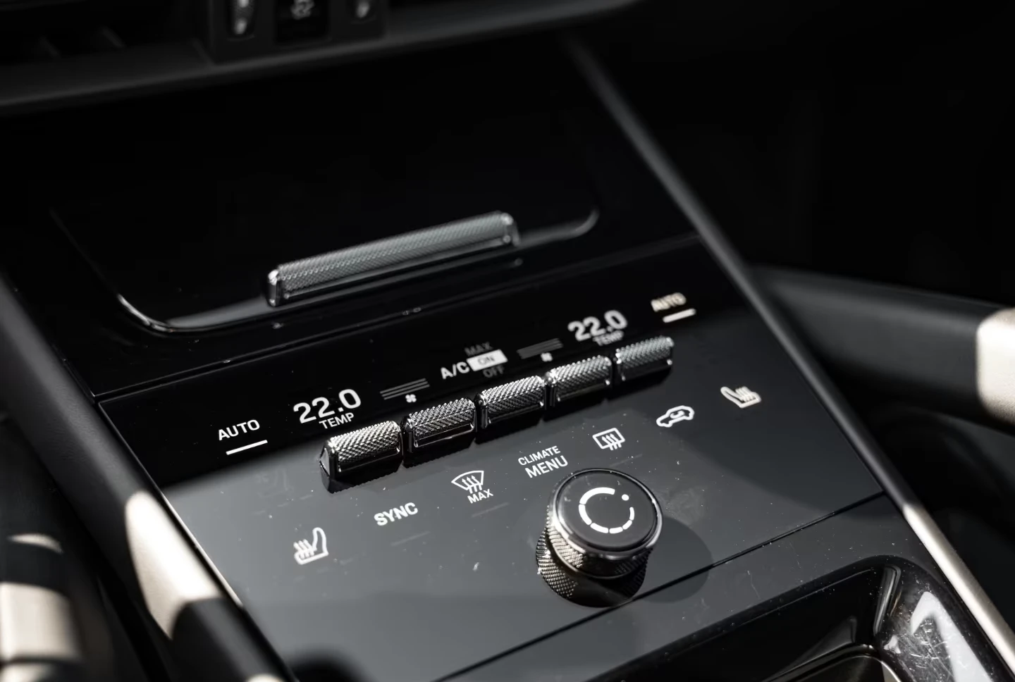 Porsche Cayenne S* E-HYBRID* PANO* HEAD-UP* BOSE* MEMORY* DISTR* , снимка 13 - Автомобили и джипове - 54452256