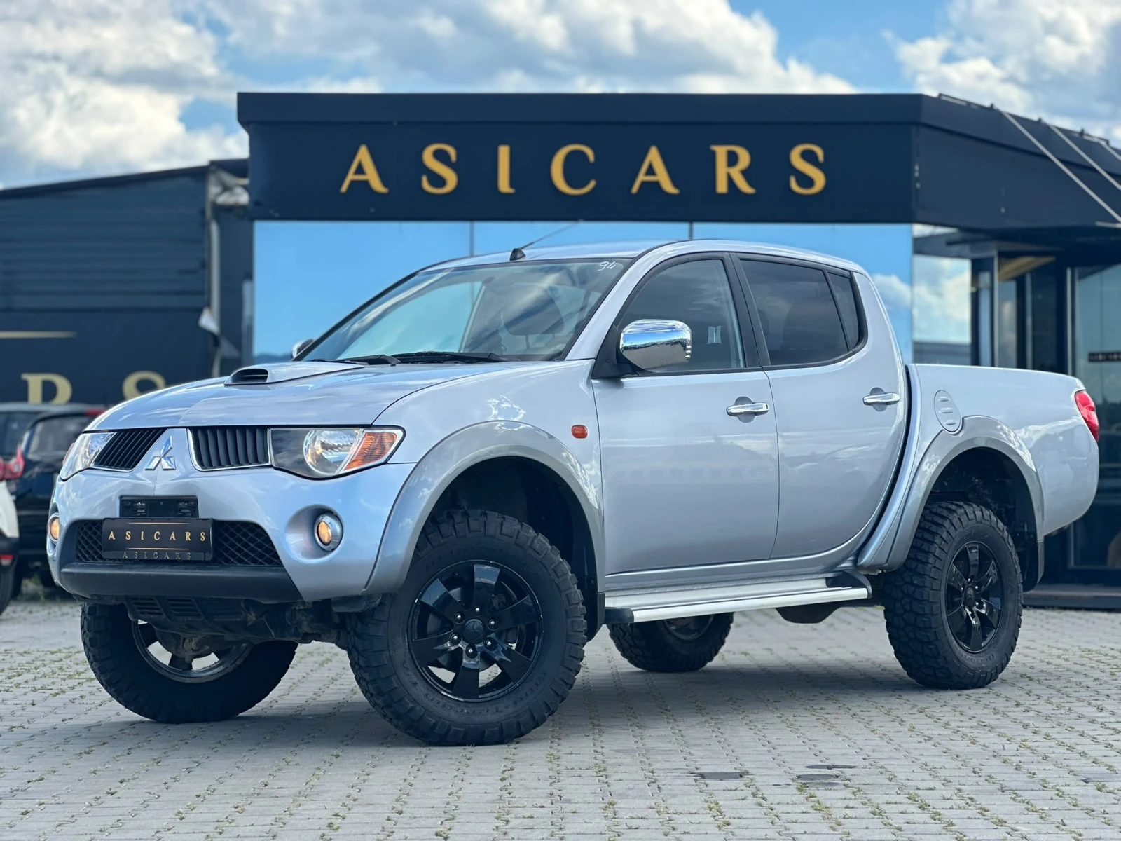 Mitsubishi L200 / DOUBLE CAB / 2.5D / 4X4 / TOP /