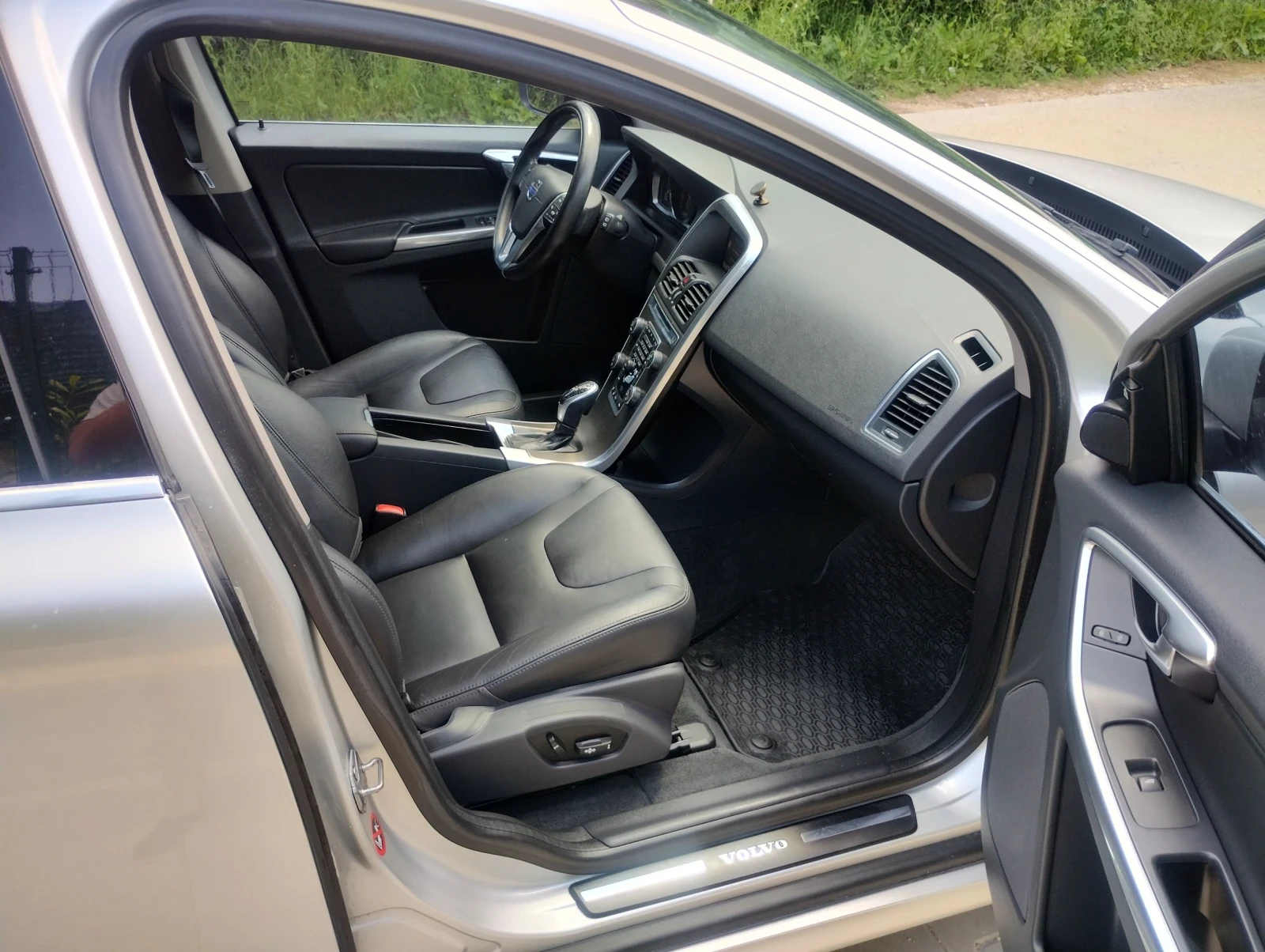Volvo XC60 3.2 premier+ 126000km, снимка 12 - Автомобили и джипове - 55069581