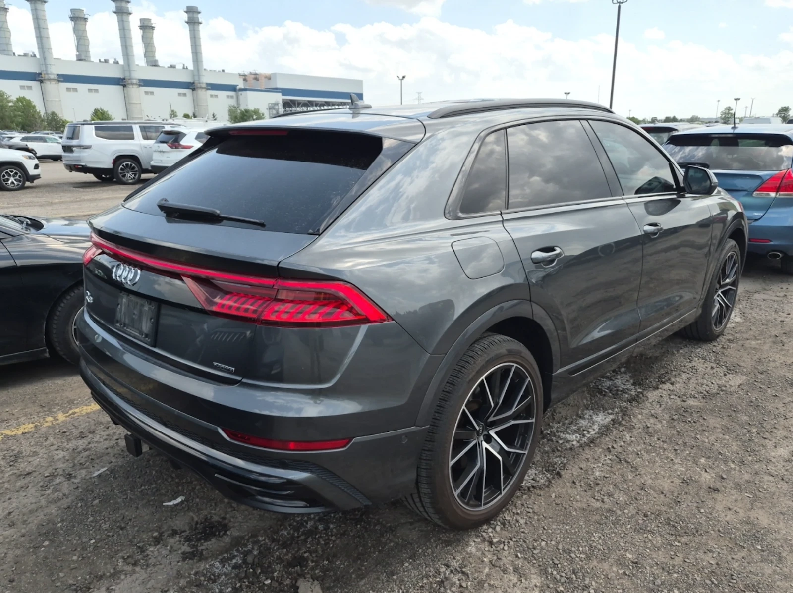 Audi Q8 ЦЕНА ДО БГ, снимка 3 - Автомобили и джипове - 55163677