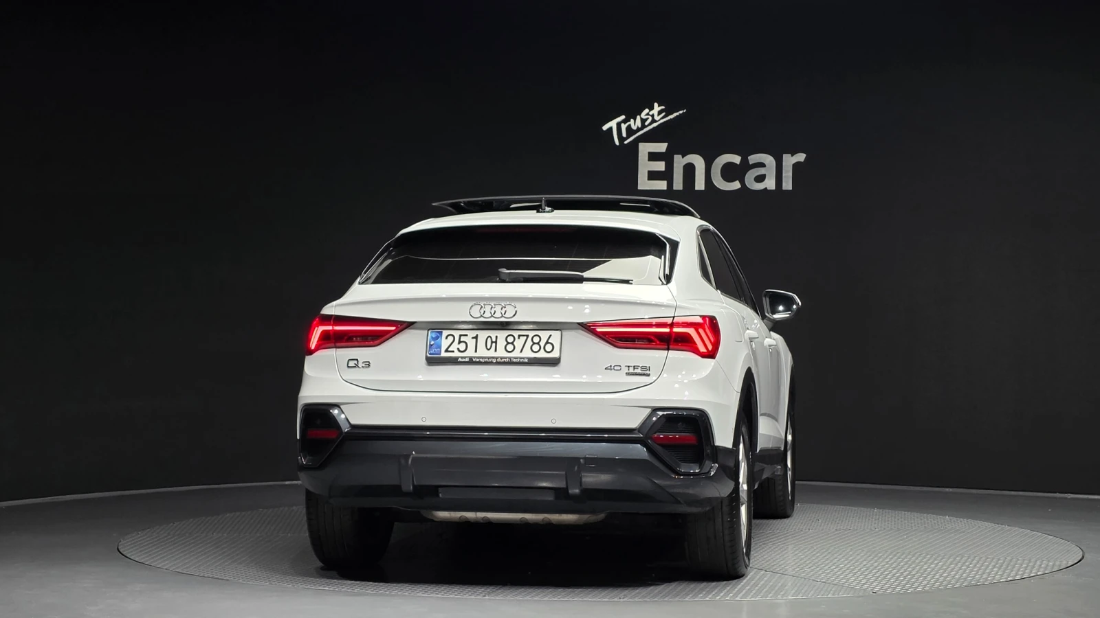 Audi Q3 2.0 40TFSI Quattro Sportback , снимка 4 - Автомобили и джипове - 55314475