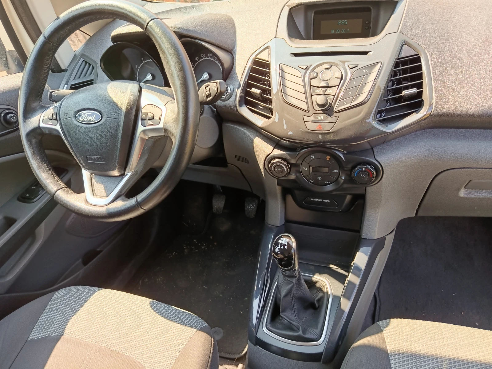 Ford EcoSport 1.0i turbo, снимка 10 - Автомобили и джипове - 55801173