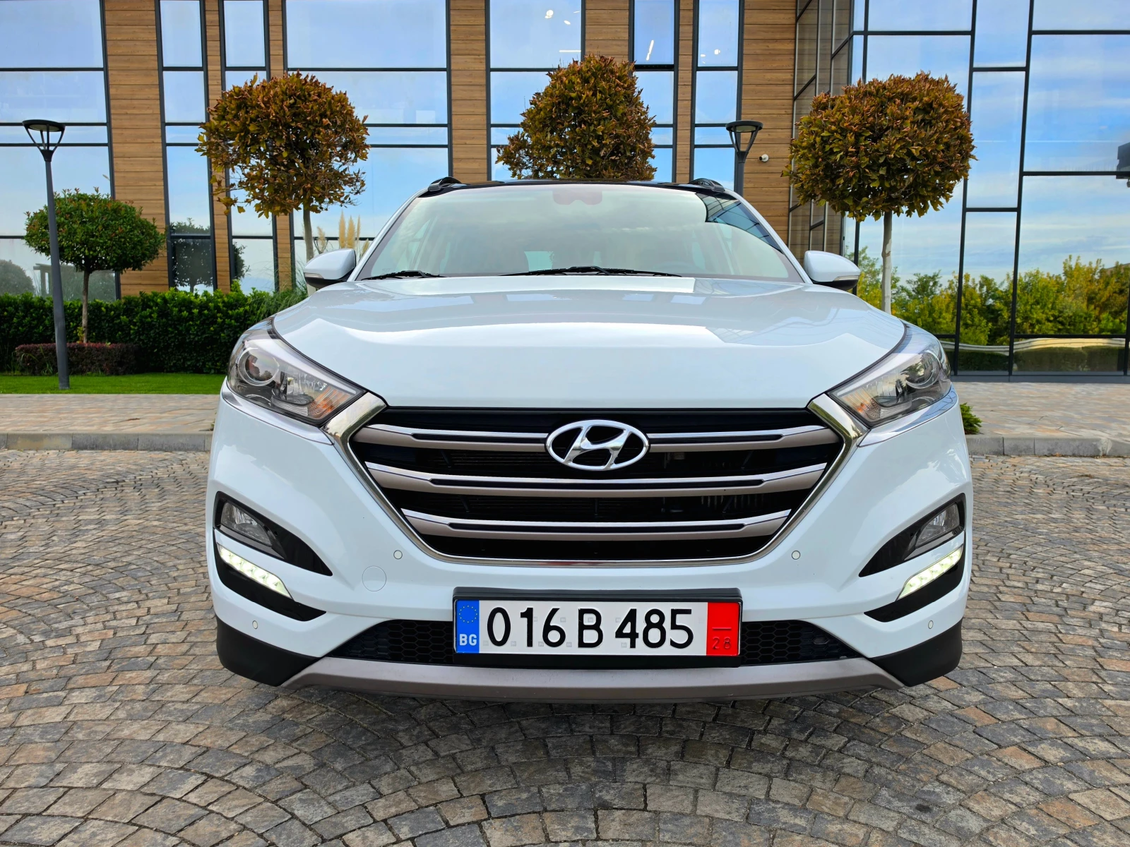 Hyundai Tucson 2.0CRDI* 4×4* KOJA* PANORAMA* , снимка 2 - Автомобили и джипове - 56224255