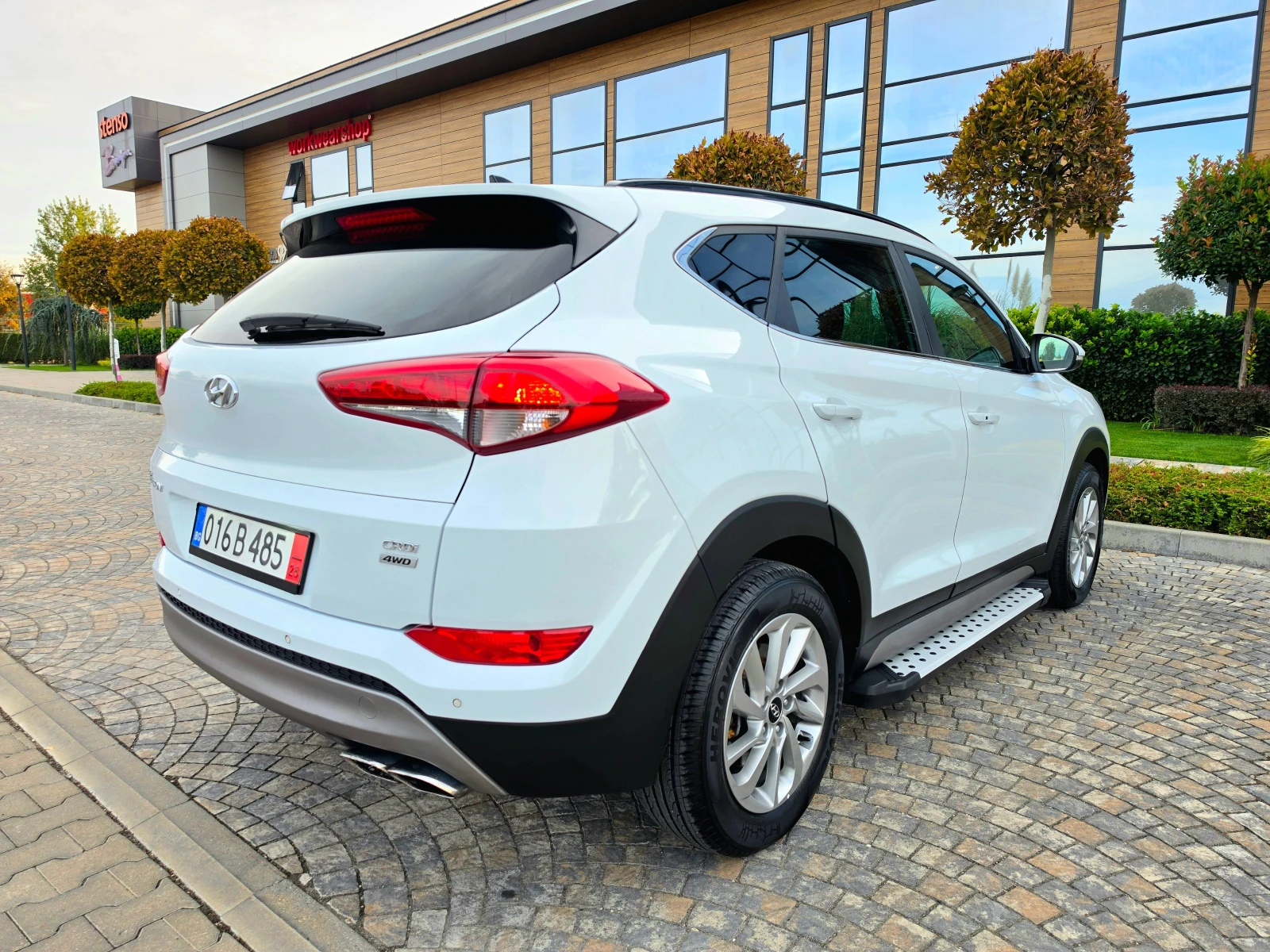 Hyundai Tucson 2.0CRDI* 4×4* KOJA* PANORAMA* , снимка 5 - Автомобили и джипове - 56224255