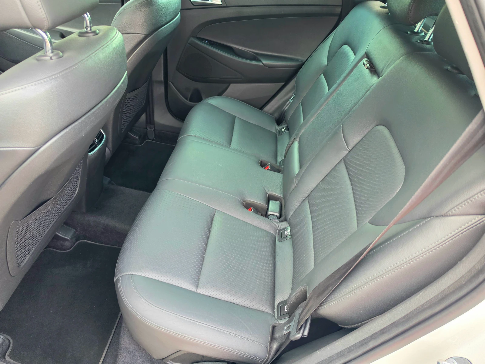 Hyundai Tucson 2.0CRDI* 4×4* KOJA* PANORAMA* , снимка 13 - Автомобили и джипове - 56224255