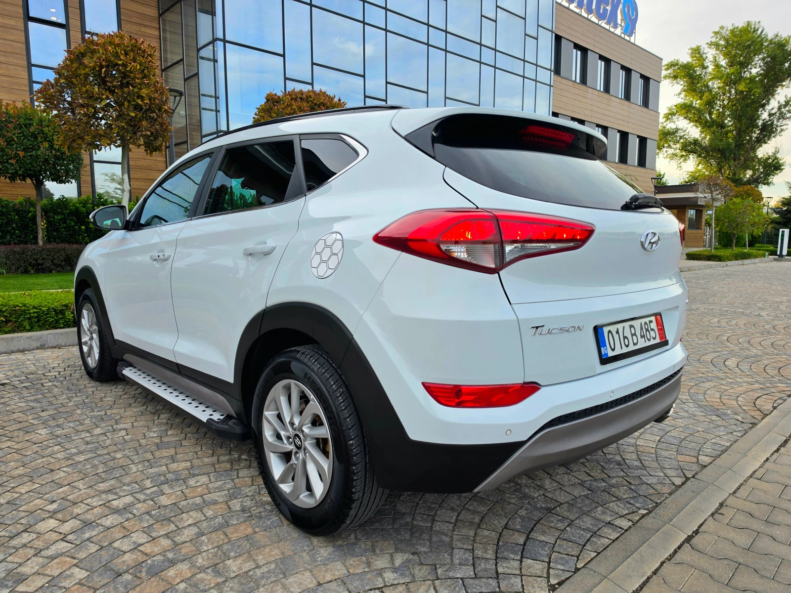 Hyundai Tucson 2.0CRDI* 4×4* KOJA* PANORAMA* , снимка 7 - Автомобили и джипове - 56224255