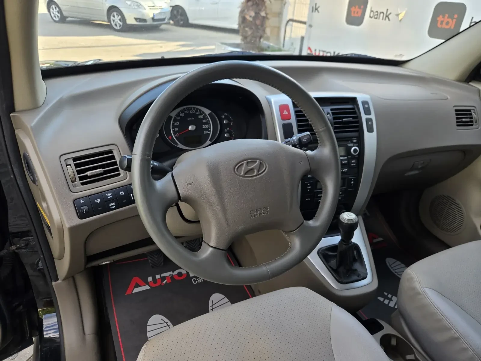 Hyundai Tucson 2.0i-141кс= 4х4= КЛИМАТРОНИК= КОЖА= FACE, снимка 8 - Автомобили и джипове - 56247240