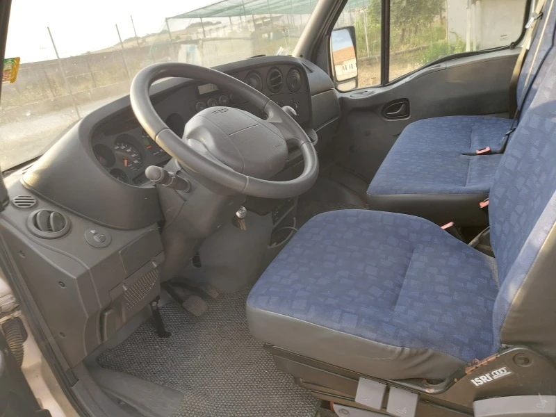 Iveco Daily, снимка 8 - Бусове и автобуси - 46787923