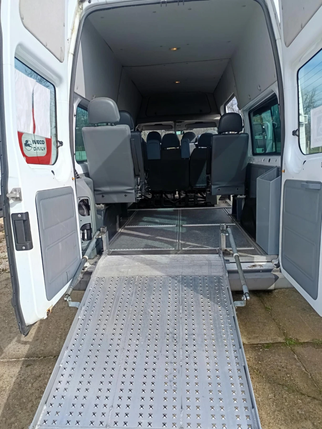 Ford Transit 8+ 1 инвалидна рампа - изображение 3