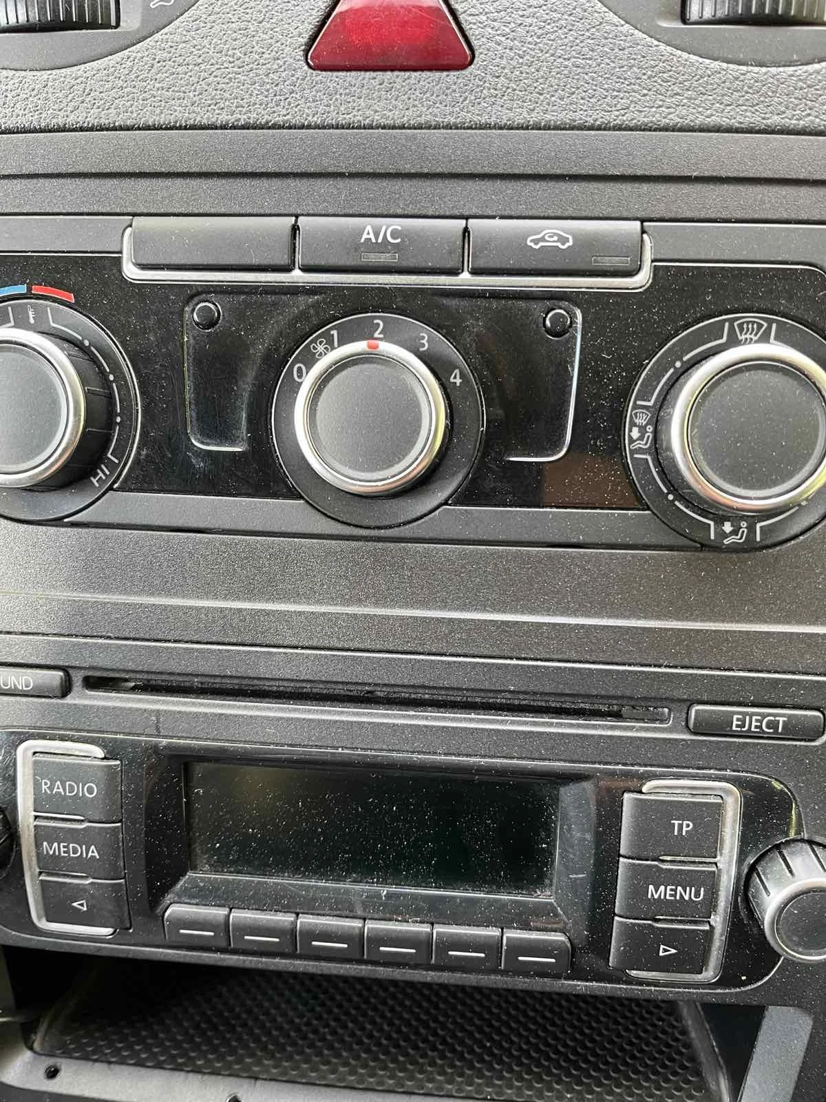 VW Caddy 1.6 Хладилен, снимка 2 - Бусове и автобуси - 54614930