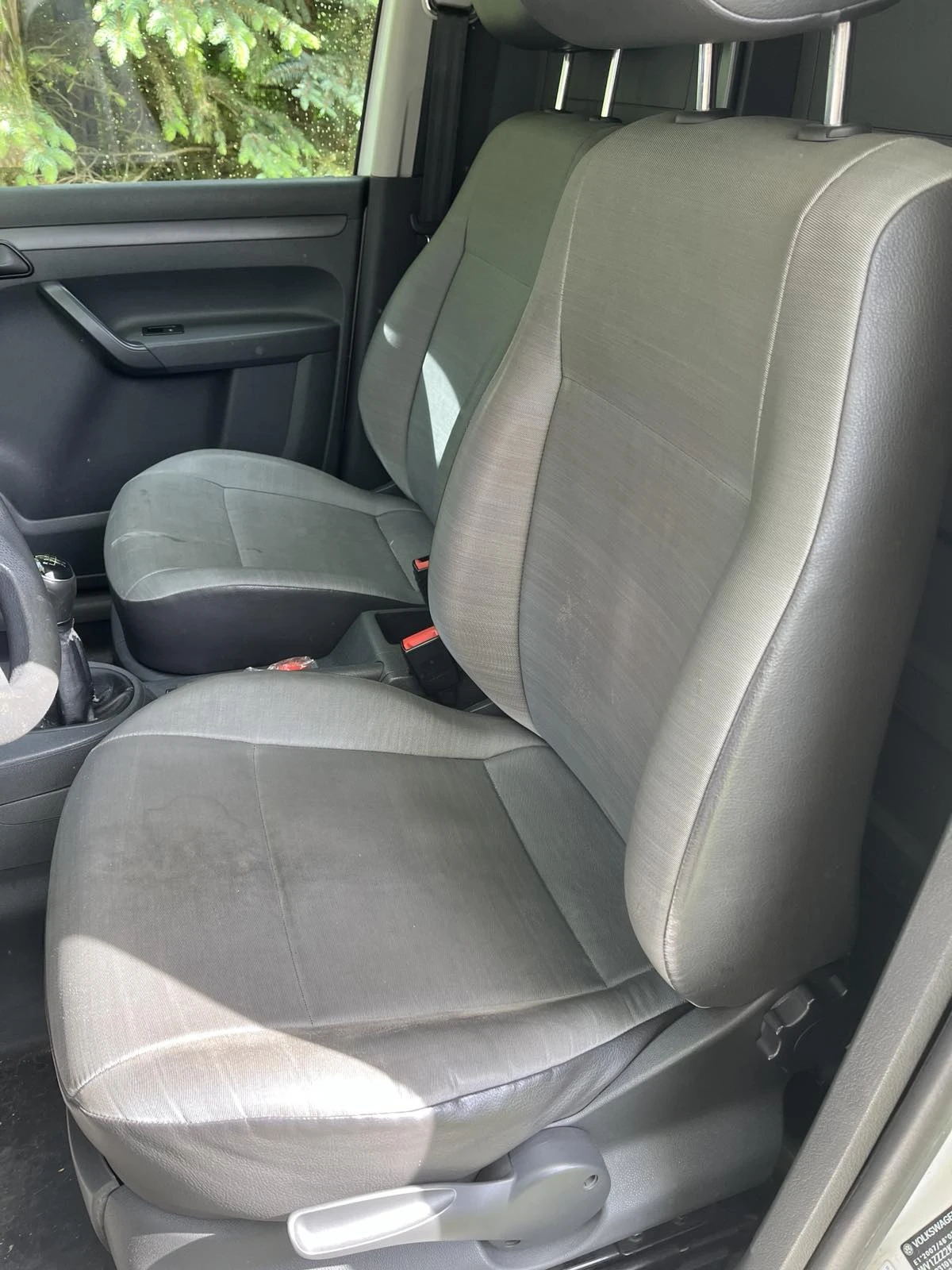 VW Caddy 1.6 Хладилен, снимка 4 - Бусове и автобуси - 54614930
