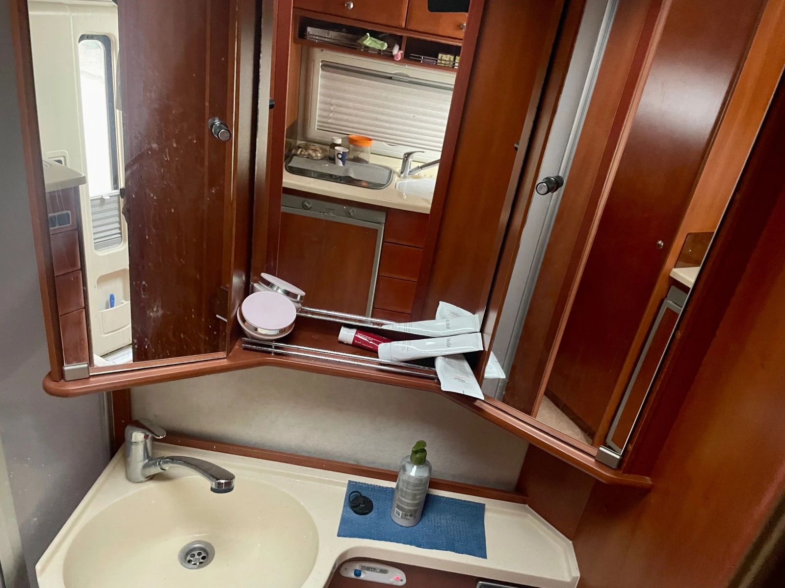  Concorde Carver I 692 L | Mobile.bg   11