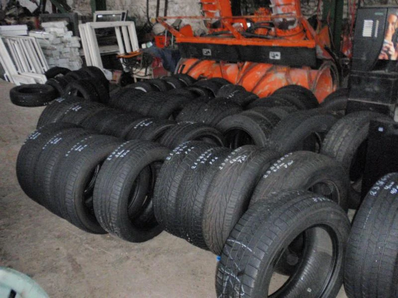 Гуми Всесезонни 235/60R18, снимка 14 - Гуми и джанти - 9126688