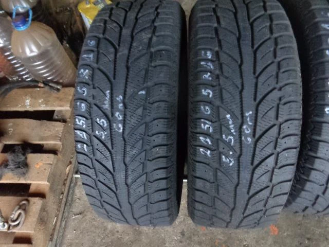 Гуми Зимни 215/65R16, снимка 4 - Гуми и джанти - 20207532