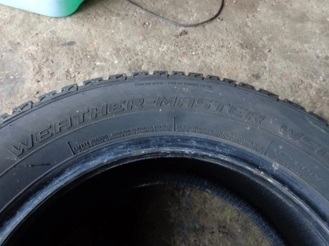 Гуми Зимни 215/65R16, снимка 8 - Гуми и джанти - 20207532