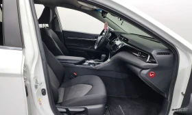 Toyota Camry 2.5* HYBRID* ПОДГРЕВ* КАМЕРА* КЕЙЛЕС* , снимка 15