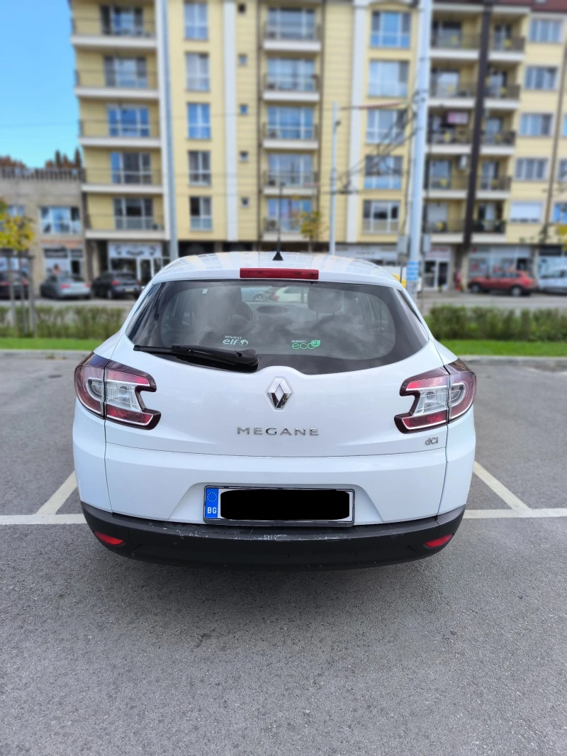 Renault Megane Отлично обслужвана, 110кс, 1.5dCi, от 11.2011, снимка 4 - Автомобили и джипове - 47627181