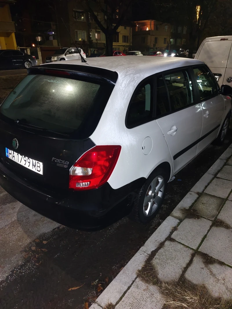 Skoda Fabia 2 комби, снимка 6 - Автомобили и джипове - 48512599