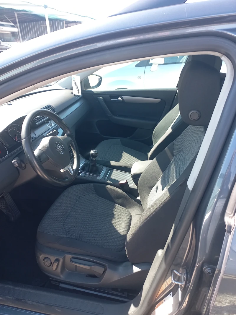 VW Passat 1, 6 TDI VARIANT  NAVI, снимка 13 - Автомобили и джипове - 51997857