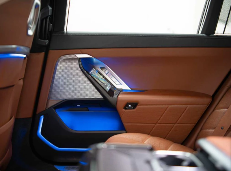 BMW 760 M SPORT* LUXURY* SEAT&ENTERTAINMENT PKG* FULL* , снимка 13 - Автомобили и джипове - 53035033