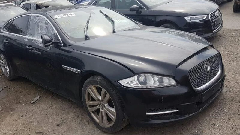 Jaguar Xj 3.0d части , снимка 4 - Автомобили и джипове - 25666024