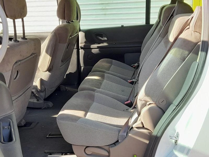 Renault Espace 2.0dCi 130-7 места, снимка 13 - Автомобили и джипове - 35718622