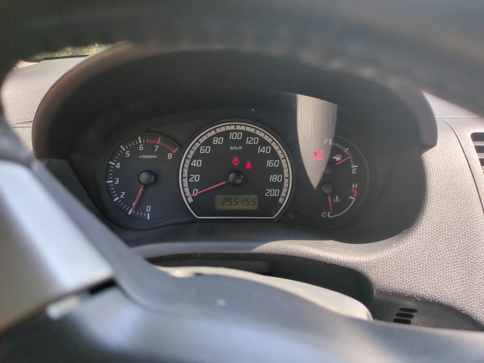 Suzuki Swift 1.3i - изображение 4