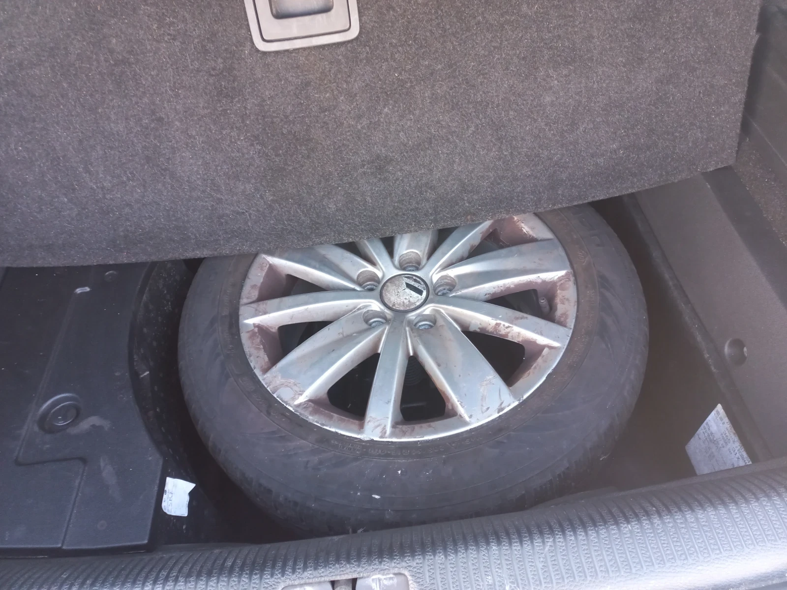 VW Passat 1, 6 TDI VARIANT  NAVI - изображение 7