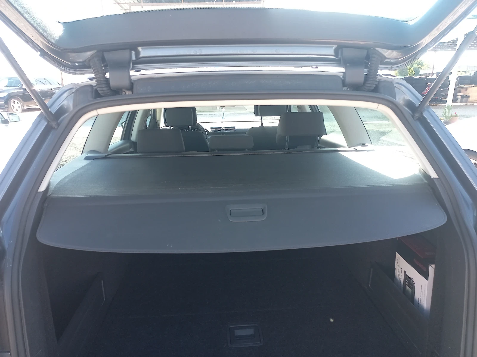 VW Passat 1, 6 TDI VARIANT  NAVI - изображение 6